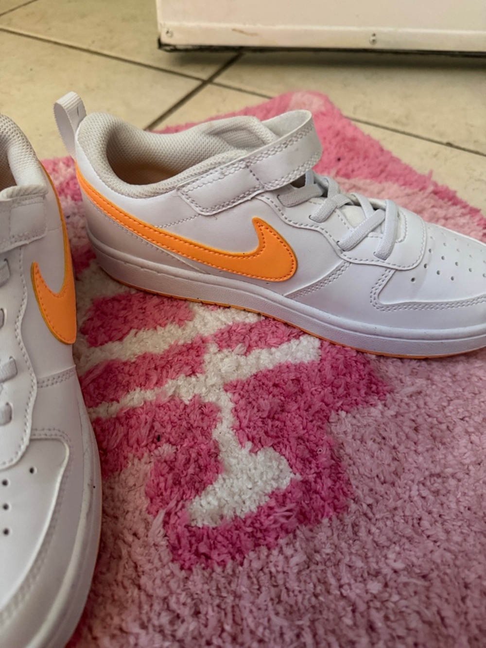 Kids nike orange and white - Picture 2 of 4